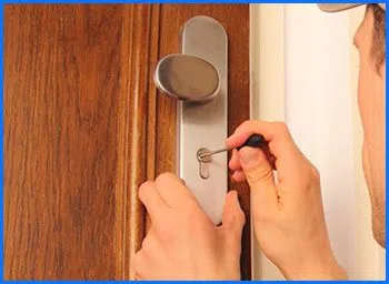 Great Neck Locksmith Store Great Neck, NY 516-743-3118 - 10-lock-change-commercial