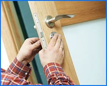 Great Neck Locksmith Store Great Neck, NY 516-743-3118 - 4-new-lock-install